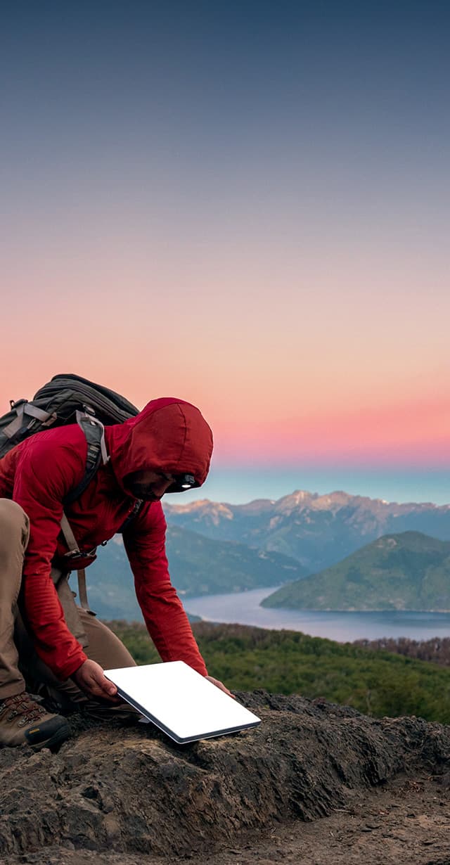 Starlink Mini - Compact satellite internet kit